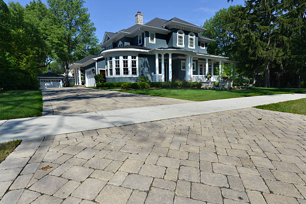 Best Driveway Paving Contractor  in Riverside, IL